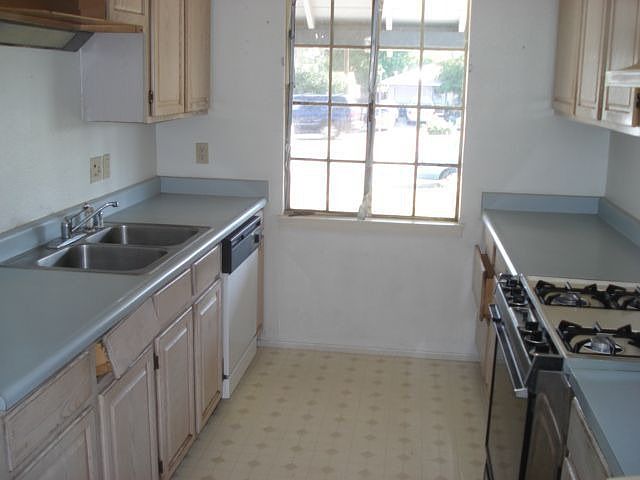 2nd image of 2105 Ethan Way