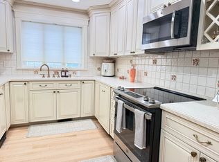 17 Brookledge Rd #1, Melrose, MA 02176