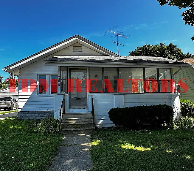 2534 Tiffin St — Photo 1