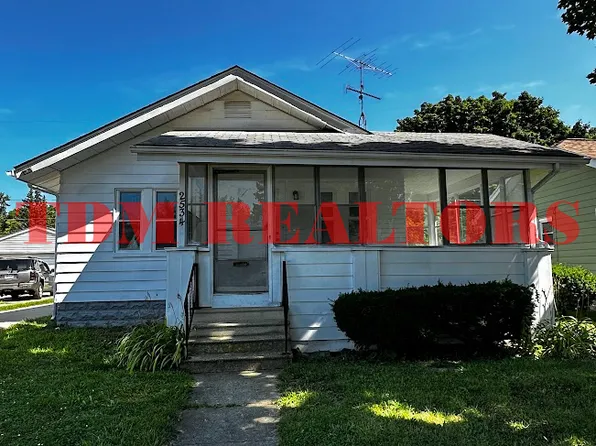 2534 Tiffin St, Flint, MI 48504