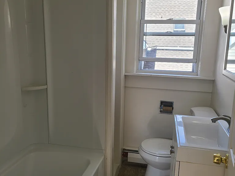 951 Hayward St #2 — Photo 11