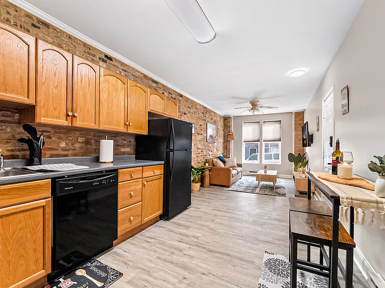 1532 Light St #1 — Photo 7
