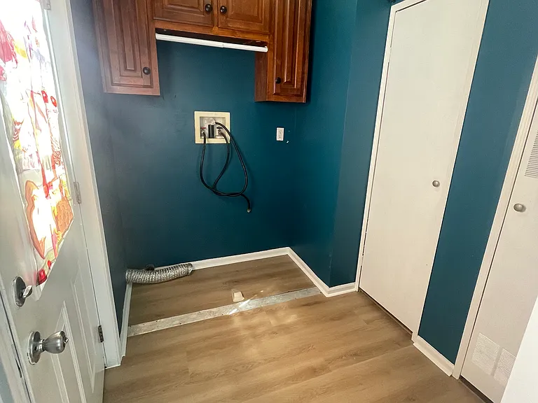 105 Southpark Cir — Photo 8