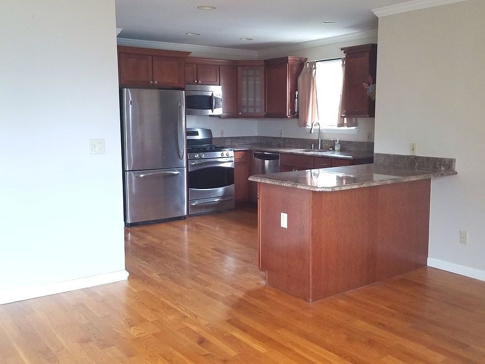 1st image of 258 Longstreet Ave #1