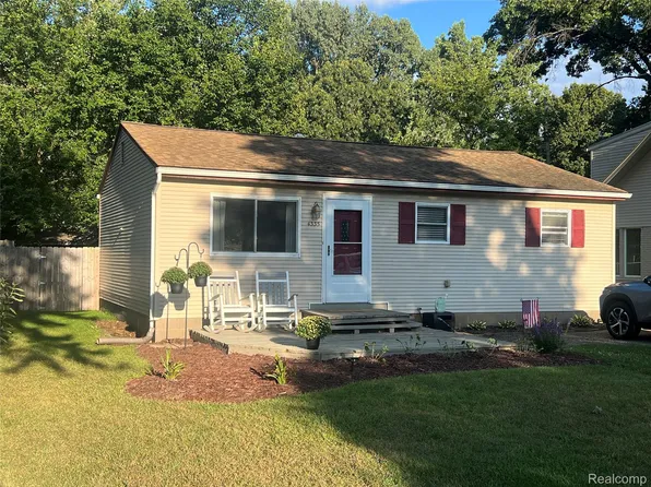 4335 Crestdale Ave, West Bloomfield, MI 48323