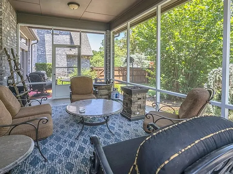 716 Fox Bend Trl — Photo 17