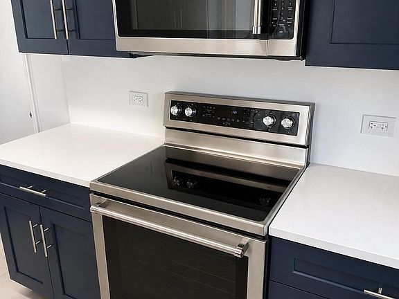3rd image of 1107 S 15th Avenue