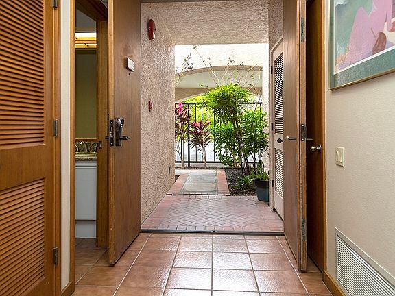 5th image of 69-1035 Keana Pl APT 12