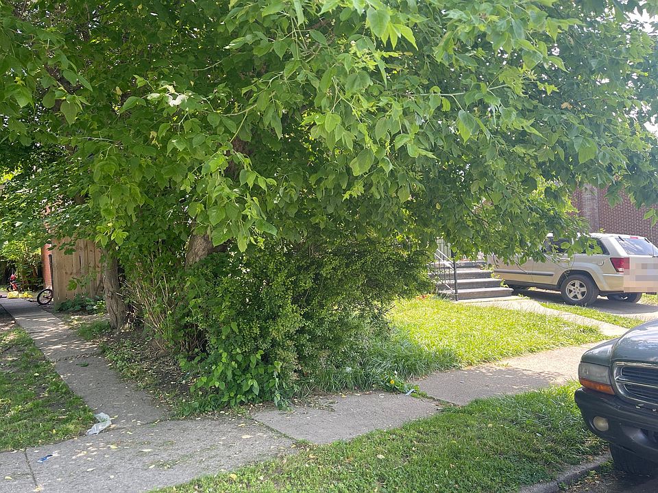 2nd image of 8080 Robson St