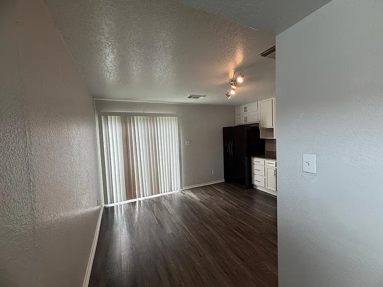 10126 Sungate Park — Photo 4
