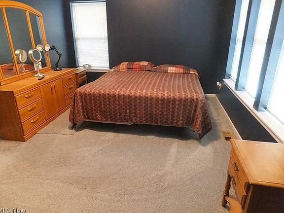 4th image of 3706 Henritze Ave