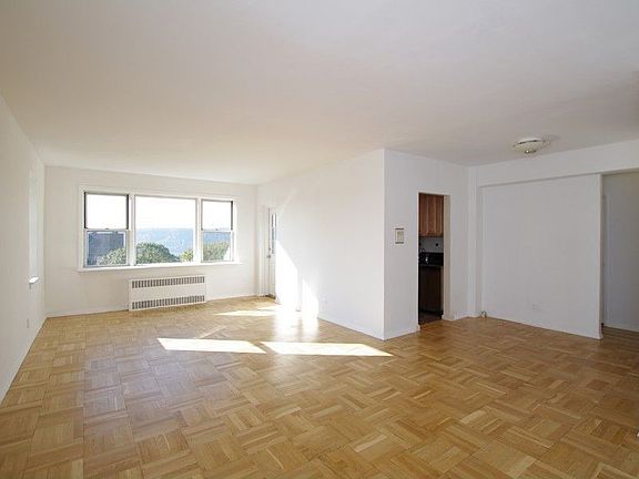 2nd image of 3850 Hudson Manor Ter APT 6BW
