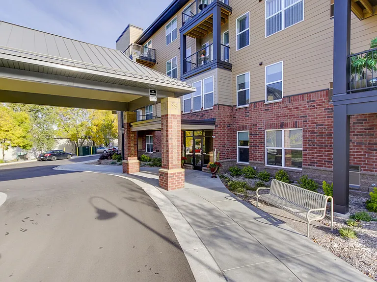 The Legends at Silver Lake Village 55+ Apartments — Photo 17