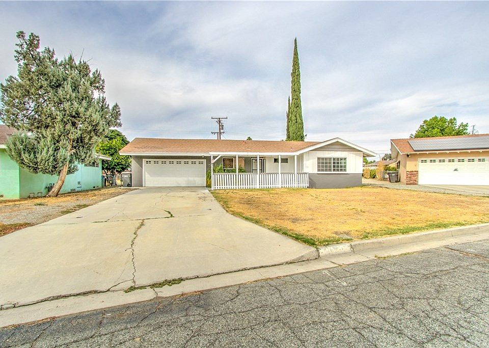 1st image of 40684 Caroline Ct