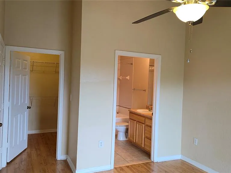 10211 Courtney Palms Blvd #304 — Photo 8
