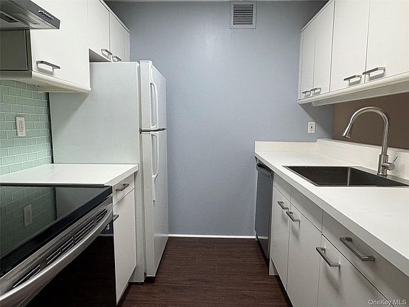 4th image of 50 Columbus Avenue #603
