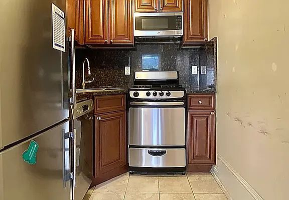 5th image of 314 W 104th St #2B