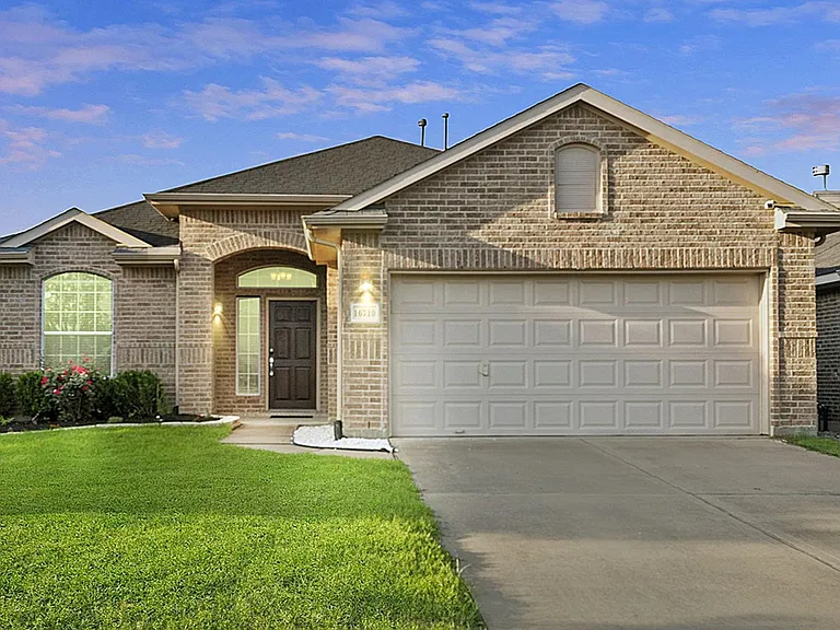 16710 Jelly Park Stone Dr — Photo 2