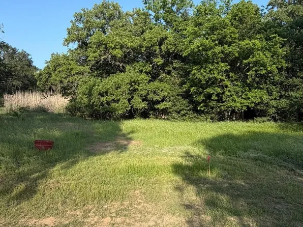 304 McGuire St, Mingus, TX 76463