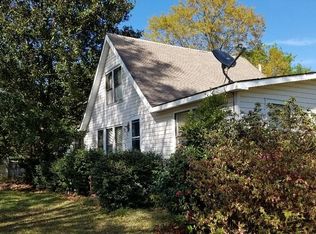 140 Dawsey Dr, Bonneau, SC 29431