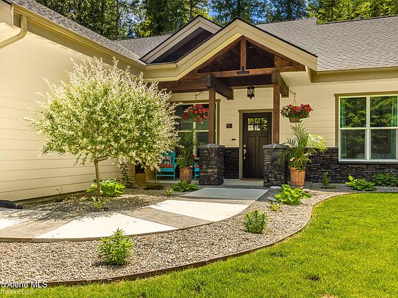 2nd image of 28 Camas Dr