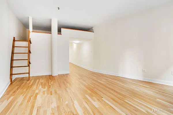 Rented by Anchor Associates | media 3