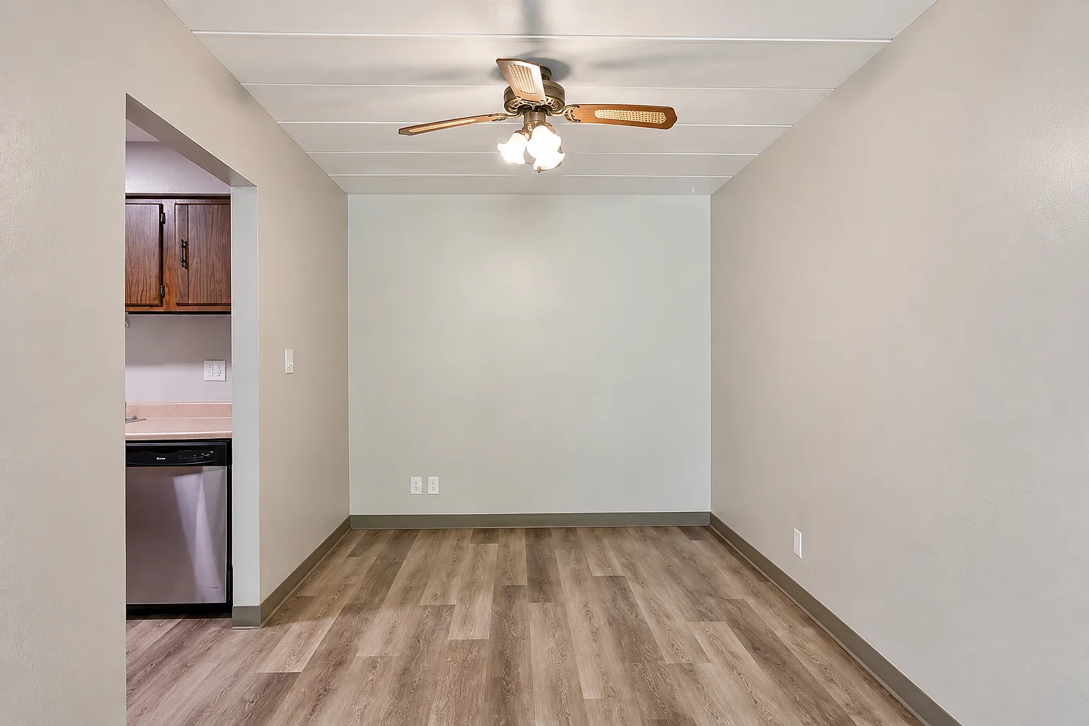 1 bed, 725 sqft, $1,000 — Photo 3