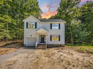 11 Kinross Cir, Hartfield, VA 23071