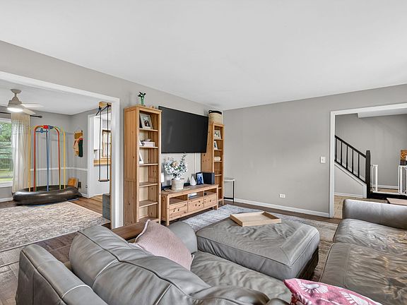 5th image of 8061 W Hill Ave