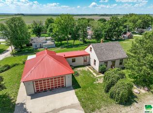 204 Larpenteur Mem Rd, Onawa, IA 51040