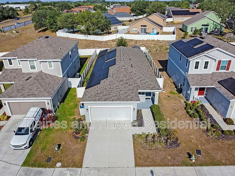 1229 Forest Gate Cir — Photo 2