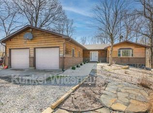 1334 Five Acre Ct, Lebanon, IL 62254