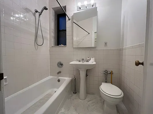 Rented by Oxford Property Group | media 11