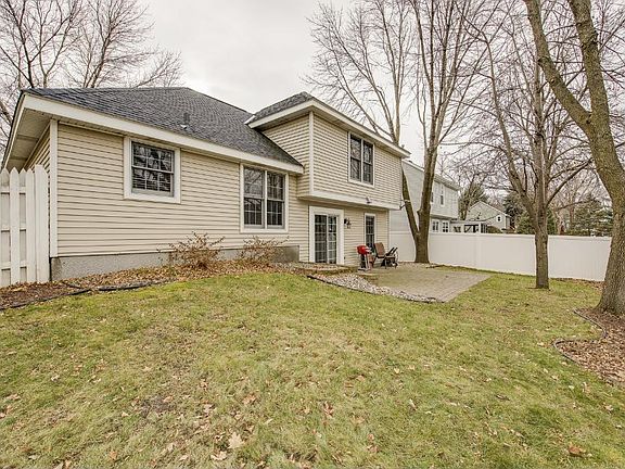 4th image of 8934 Knollwood Dr