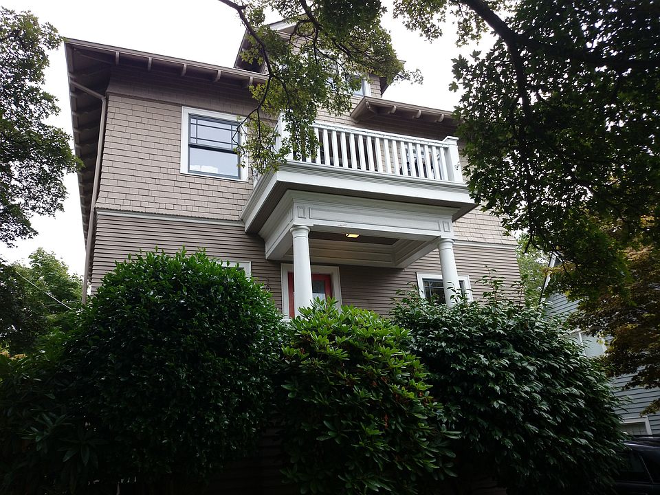 1st image of 1026 1st Ave W