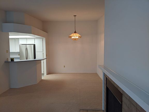 3rd image of 1392 Bellevue Way NE APT 8