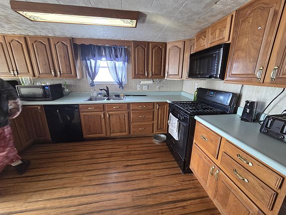 4th image of 158 W Saint Joe St