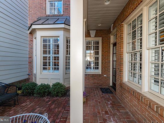 4th image of 509 Rosebush Ln