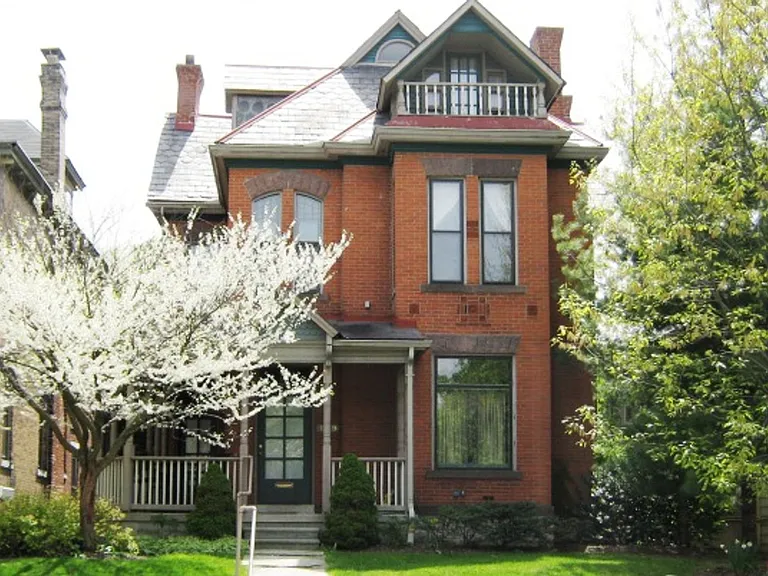 147-149 W Hubbard Ave — Photo 1
