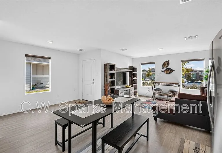 6825 Sunbeam Cir — Photo 7