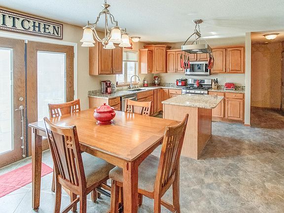 5th image of 173 Oak Hill Dr