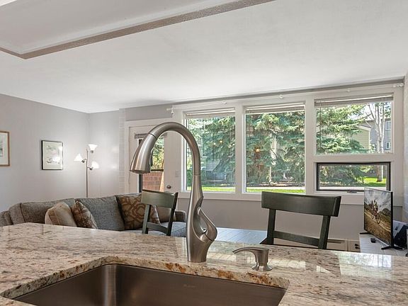 5th image of 54 Columbine Cir APT 25