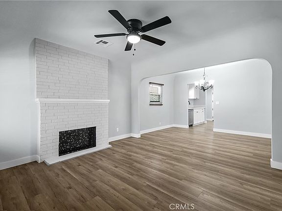 3rd image of 833 W 98th St