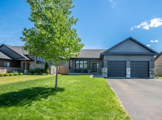 15 Drew St, Petawawa, ON K8H0G4