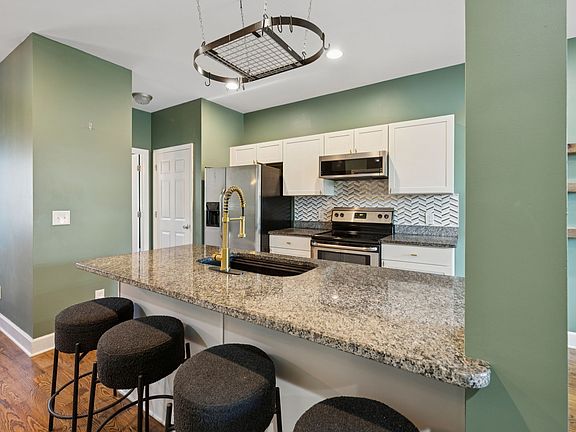 2nd image of 406B Hadleys Bend Blvd