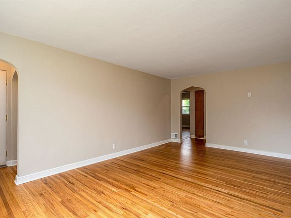 4th image of 1066 Linn Ave