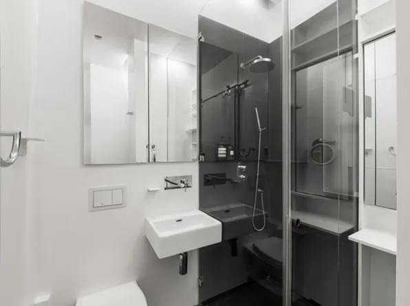 86 Horatio Street image 4 of 5