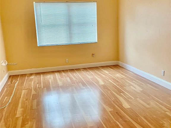 3rd image of 4374 NW 9th Ave APT 16-1G