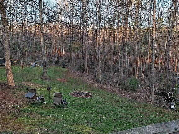 5th image of 857 Gold Hill Rd