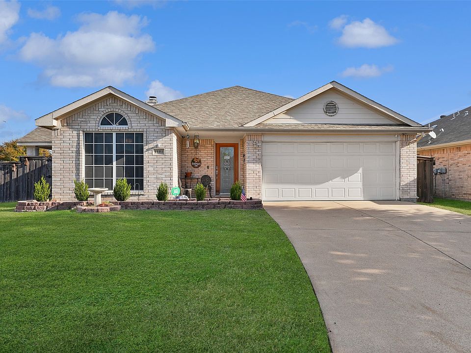 1st image of 1104 Maria Dr
